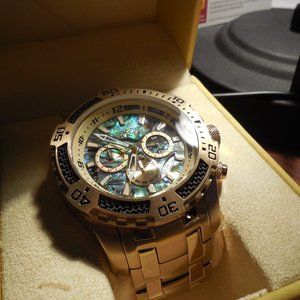 Brand New Invicta gold Pro Diver - Gold lapus band